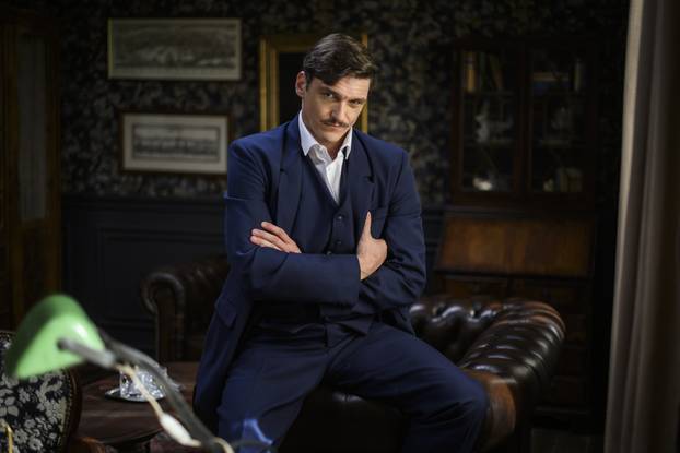 Zagreb, 07.10.2025 - Glumci RTL serije Divlje pcele poziraju na setu u studiju Jadran filma