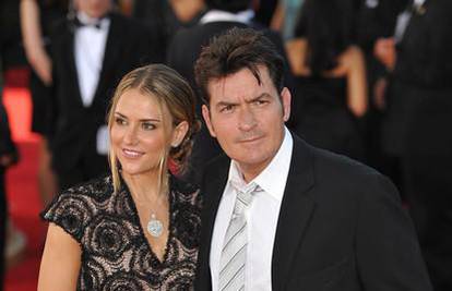 Charlie Sheen i supruga su tajno podijelili imovinu?