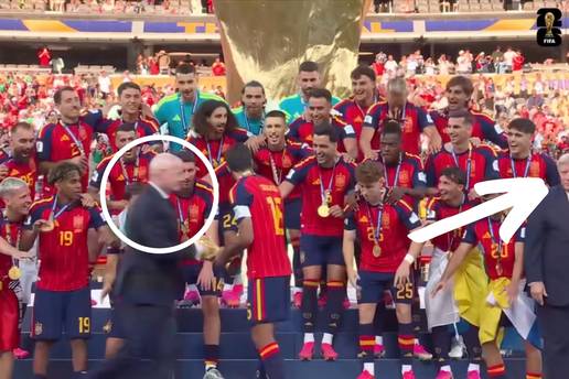 VIDEO Donalde, kamo &cacute;e&scaron;? Htio je slaviti sa &Scaron;panjolcima, a onda je Infantino morao tr&ccaron;ati za njim