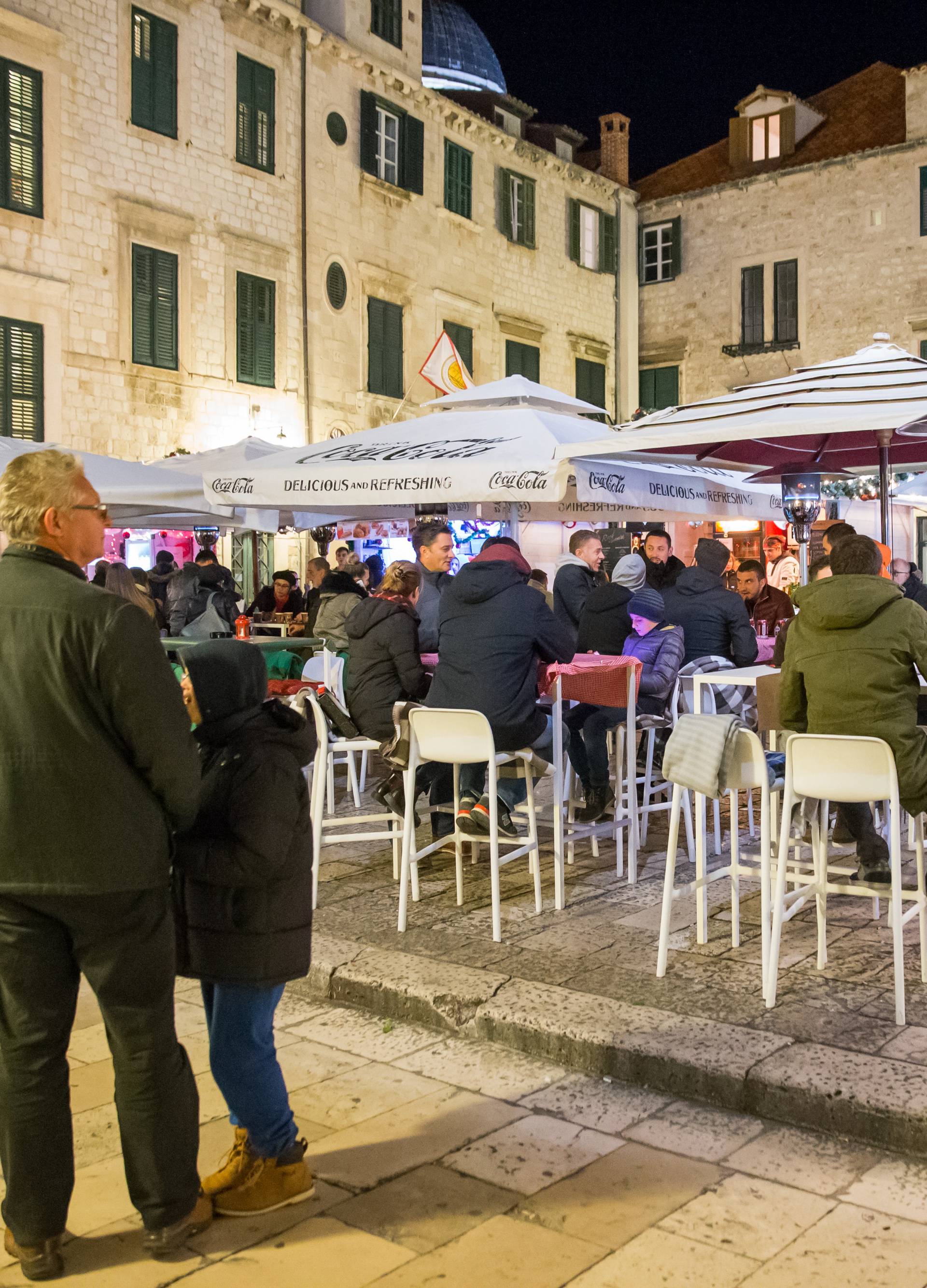 Bilo kuda, Advent svuda: Evo kako izgledaju hrvatski gradovi