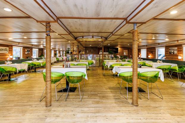 FOTO Zavirite u prvi brod-hotel u Hrvatskoj: Noćenje na ovom brodu u Rijeci ima posebnu čar