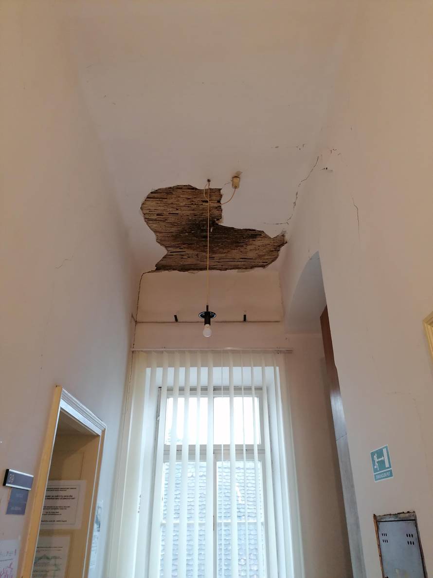 Tlo se i dalje trese, a Atalić kaže da je oštećeno i do 1000 kuća