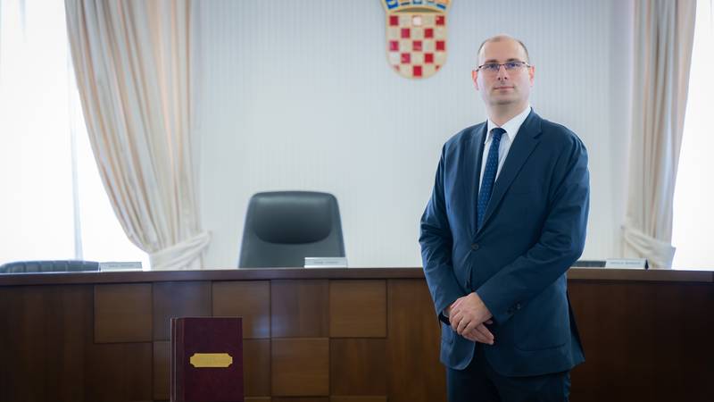 Ustavni sud u blokadi! Zbog odluke šefa dio sudaca ne dolazi na posao! Evo o čemu se radi