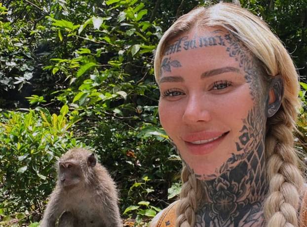 FOTO Becky ponestaje mjesta za tetovaže: Najbolnije mjesto za tetovažu? Nije ono što mislite...