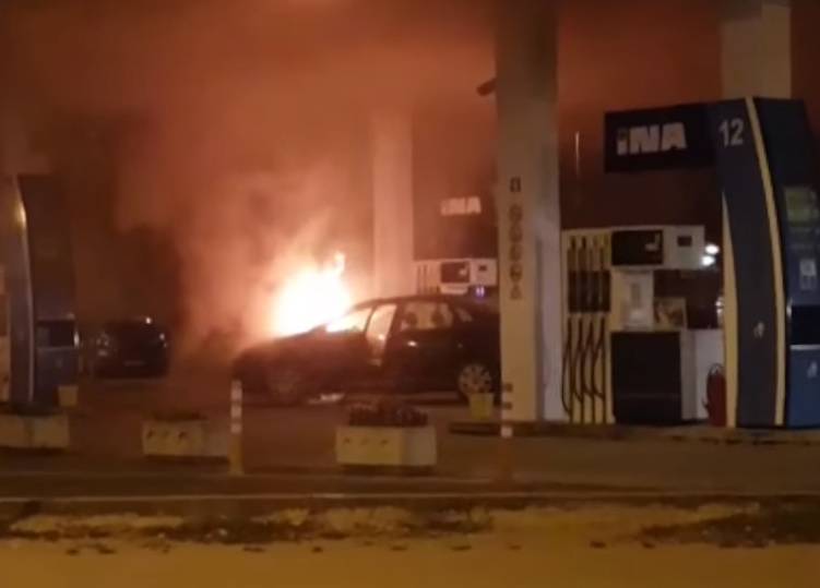 Planuo je auto na benzinskoj u Zagrebu: 'Svi su se razbježali'