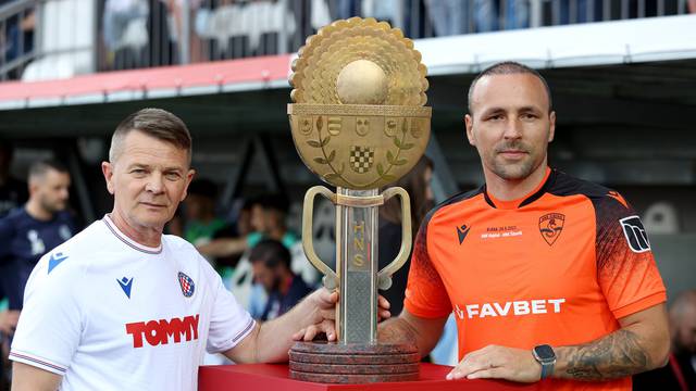 Rijeka: Ante Miše i Gordon Schildenfeld s Rabuzinovim suncem ulaze na stadion