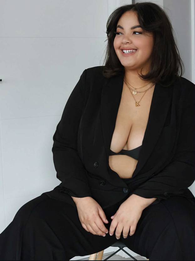 Plus-size influencerica ponosno pokazuje svoje obline: 'Tko se ne bi hvalio ovakvim grudima?'