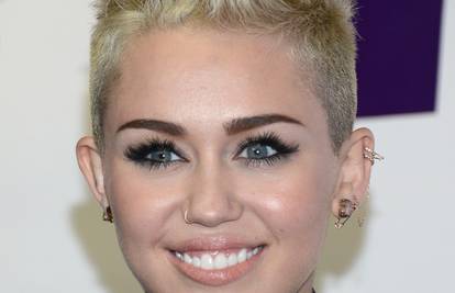 Pixie frizure: Kome stoje bolje Miley, Rihanni ili Anne, ocijeni!
