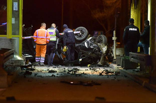 Varaždin: Vozač je automobilom udario u beton kod naplatne kućice Goričan i na mjestu poginuo 