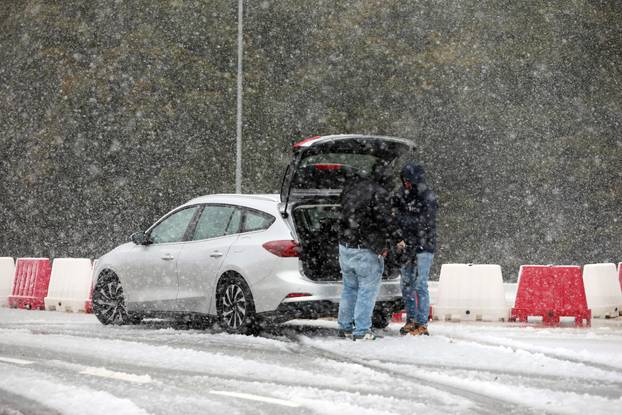 Platak: Prvi ovosezonski snijeg pao na Platku