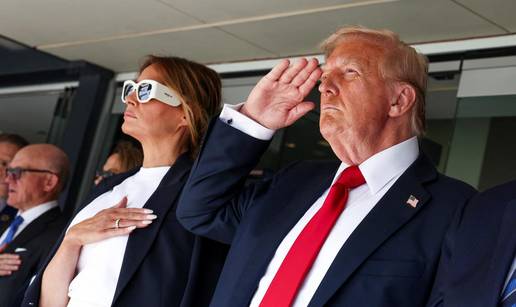 FOTO Trump je stiskao šaku, a dominirale Melanijine naočale. Evo šušura finala SP-a klubova