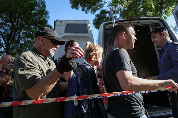 Zagreb: Privedena jedna  aktivistica na Trnjanskim kresovima