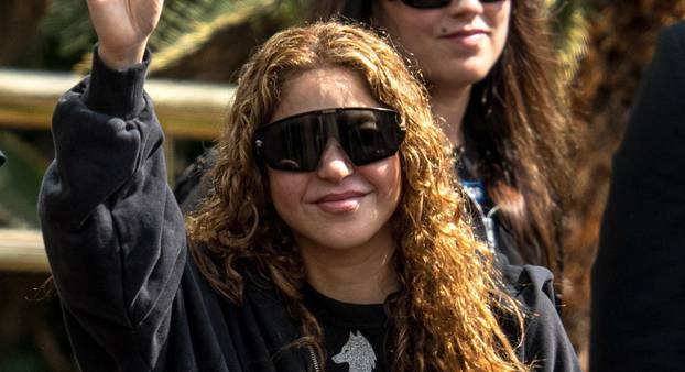 Colombian singer Shakira leaves for a concert in Peru after her discharge