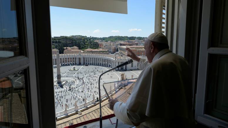 Papa upozorio Italiju: Ne slavite prerano pobjedu protiv virusa!