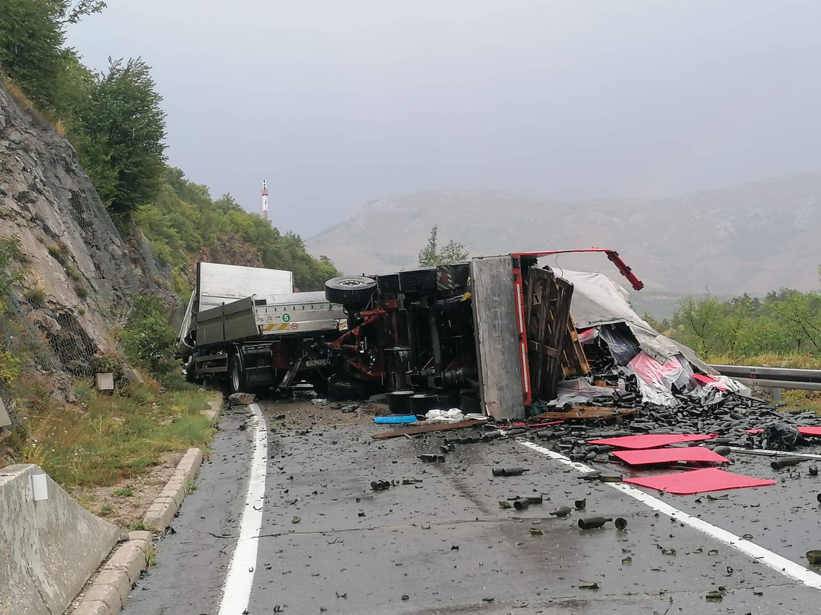 Čudo kod Gračaca: Čovjek je  iz ove olupine izašao živ i zdrav