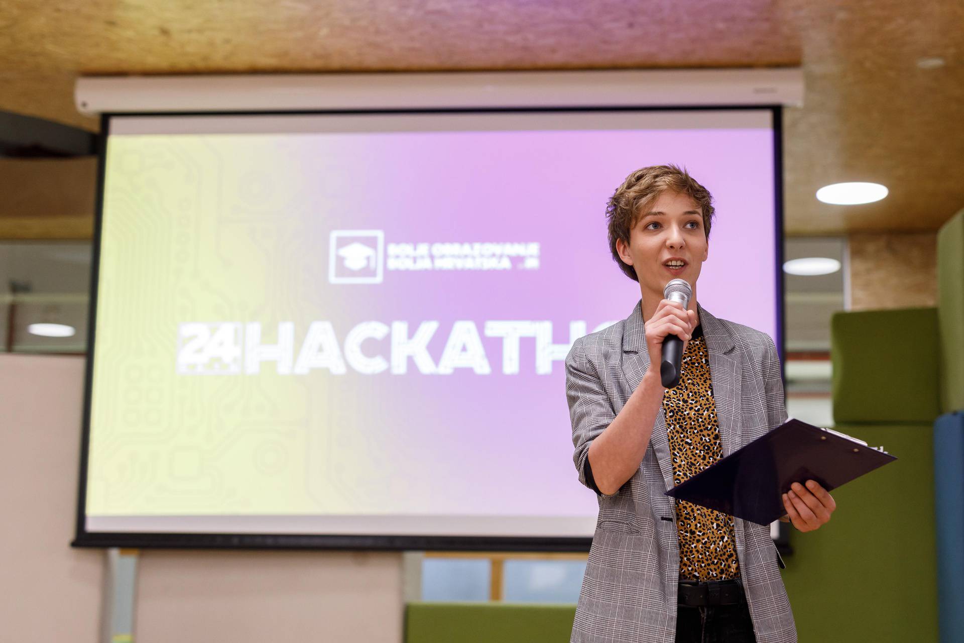 Počelo natjecanje 24sata Hackathon