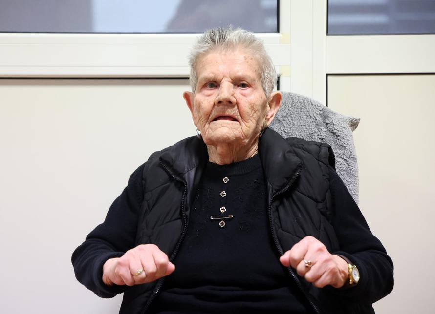 Šibenik: U Cvjetnom domu Ljeposava Periši? proslavila 100. ro?endan