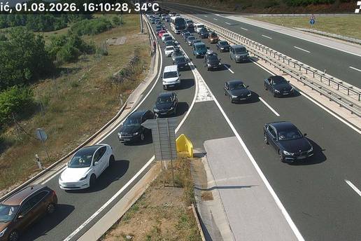 UDARNI VIKEND Sudari u tunelu Plasina, kolone prema moru, rastu gu&zcaron;ve i u smjeru Zagreba