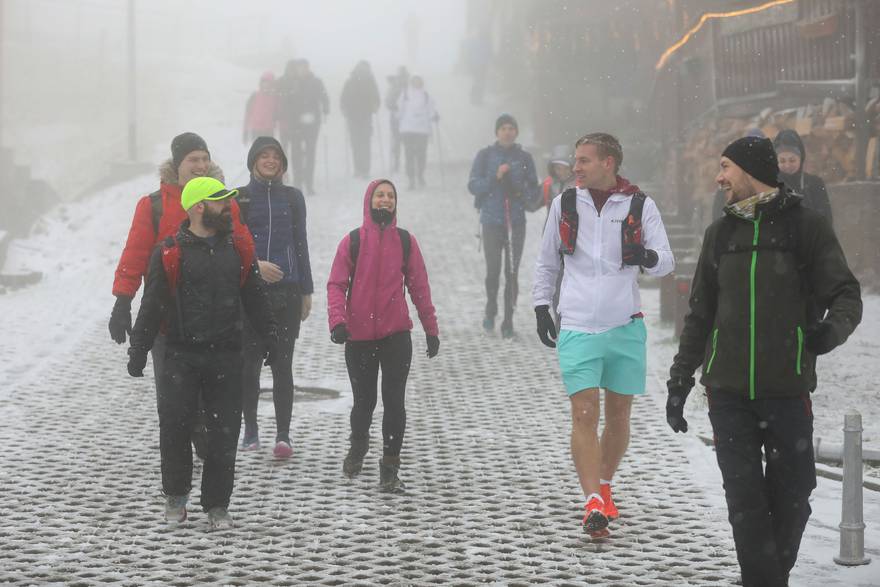 Pada snijeg u Zagrebu i na Platku