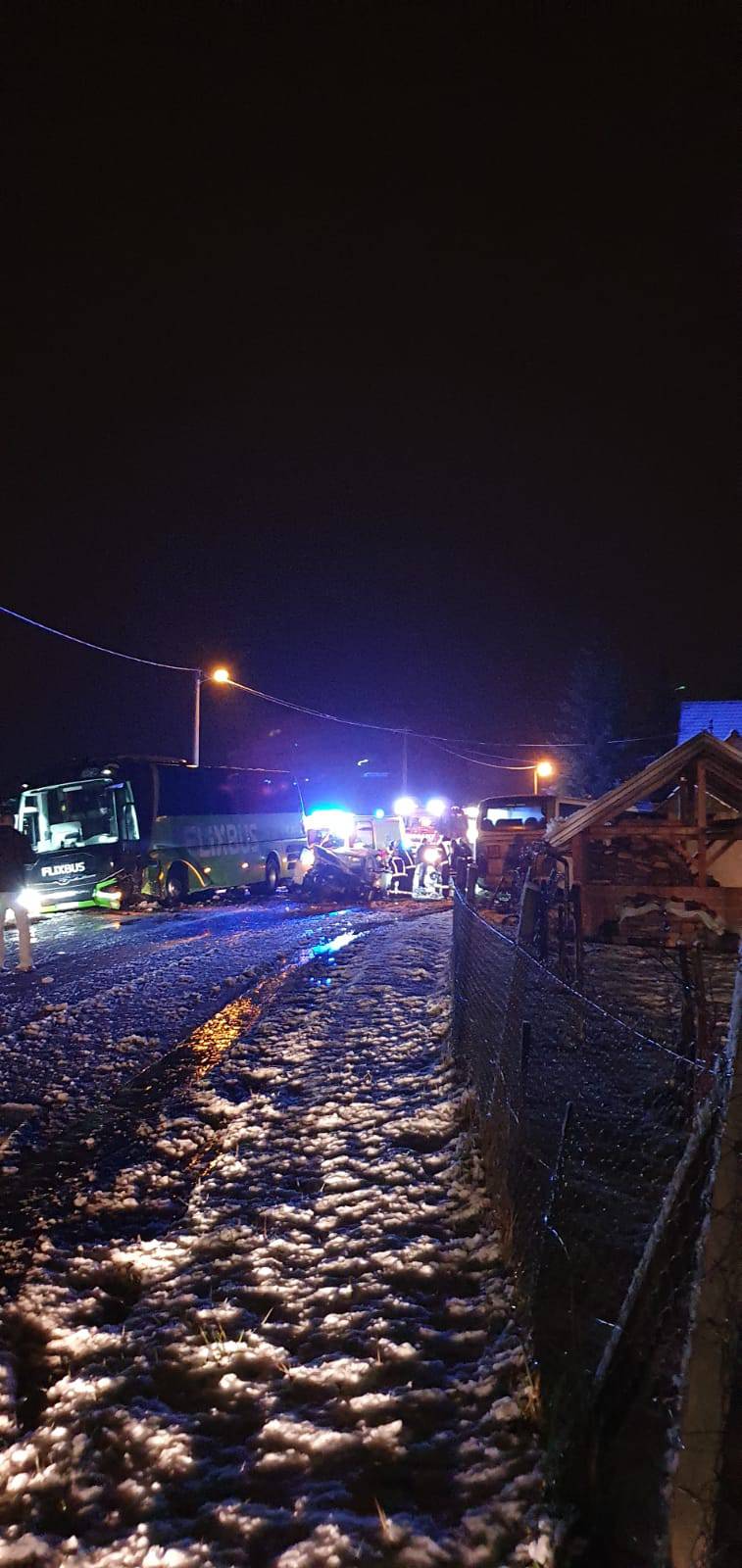 Kaos u Donjem Makojišću: Sudarili se dva autobusa i auto