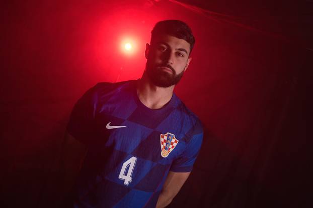 FOTO Pogledajte kako izgledaju novi dresovi na 'vatrenima': U novom ruhu Kova, Petko, Joško