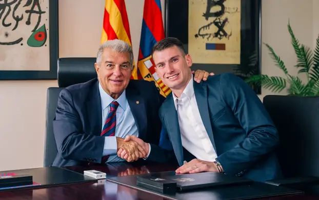NOVI KATALONAC Livaković grlio oduševljenog predsjednika Barcelone. Pogledajte fotke!