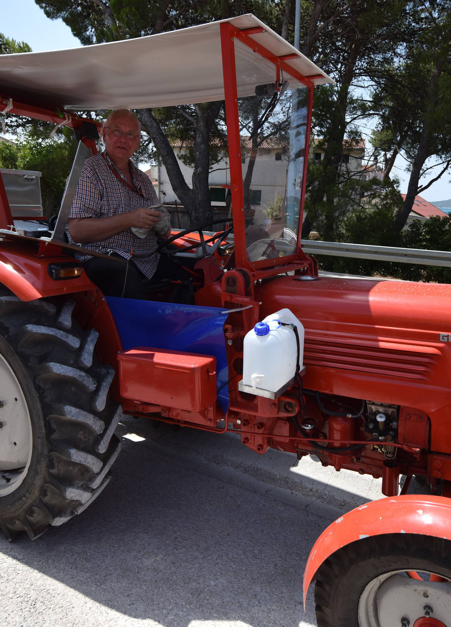Nijemac (63) na ljetovanje u Hrvatsku putovao traktorom