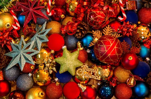 Ovo je 10 stvari koje ne smijete spremati u ormar s kaputima