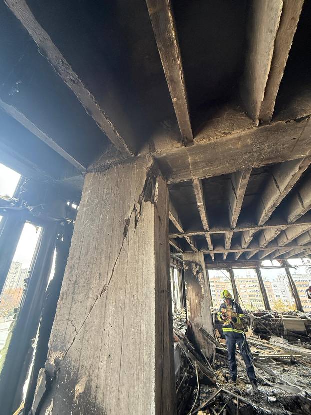 FOTO/VIDEO Evo kako iznutra izgleda zgrada Vjesnika nakon požara!  Otkrili su pukotine...