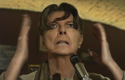 Blud u spotu: David Bowie se vratio iz penzije pa provocira 