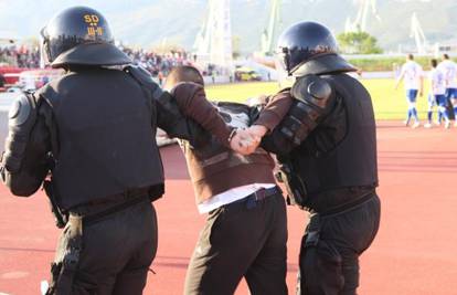 Policija privela trojicu zbog uletavanja na teren u Splitu