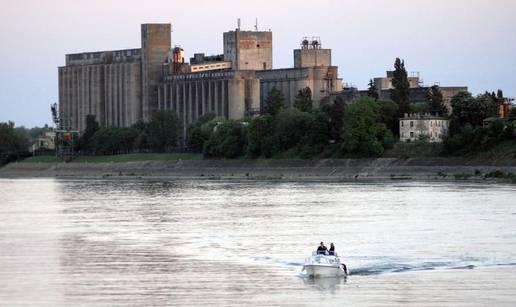 Stiže vodeni val: Dunav od subote narastao za 43 cm