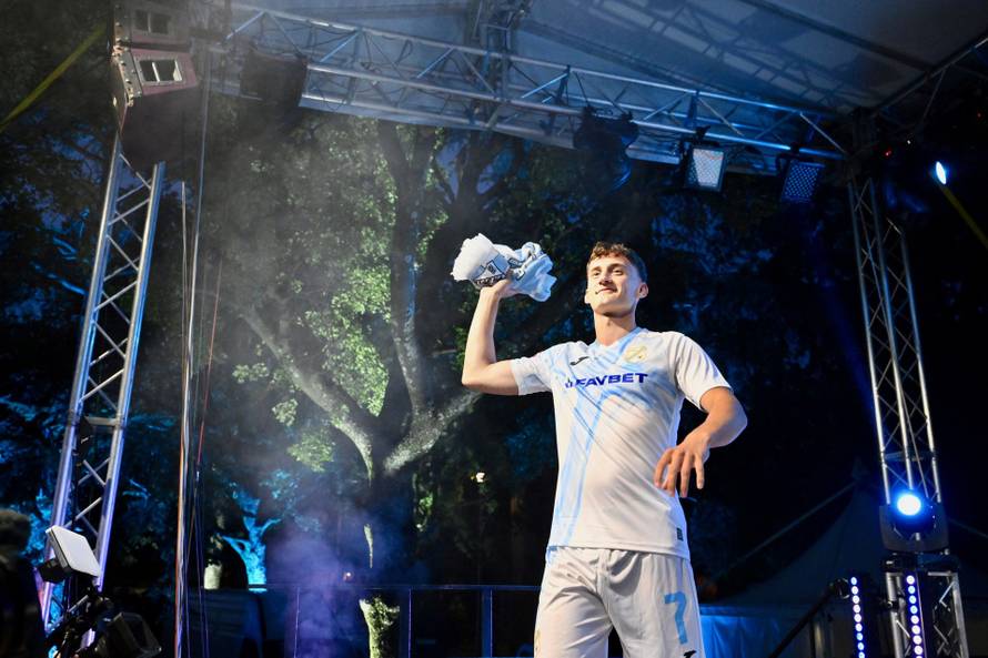 VIDEO Rijeka predstavila novu garnituru dresova. Produžili su suradnju s Jurajem Zigmanom