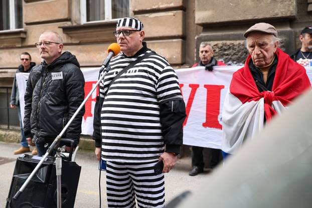 Zagreb: Javni skup A-HSP-a ispred središnjice HDZ-a "Operacija lustracija Plenkovića"