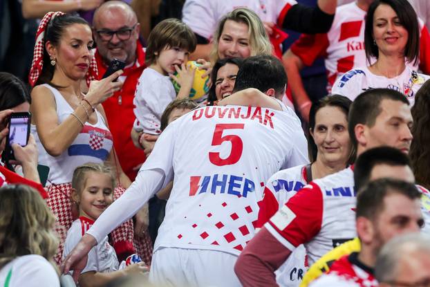 Zagreb: Slavlje rukometaša Hrvatske nakon pobjede nad Mađarskom i prolaska u polufinale Svjetskog prvenstva