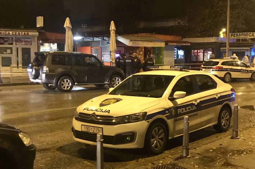 Majka na mjestu ubojstva u Vrapču: 'Ne znam je li mi sin ubijen, kako mi to ne govore?!'