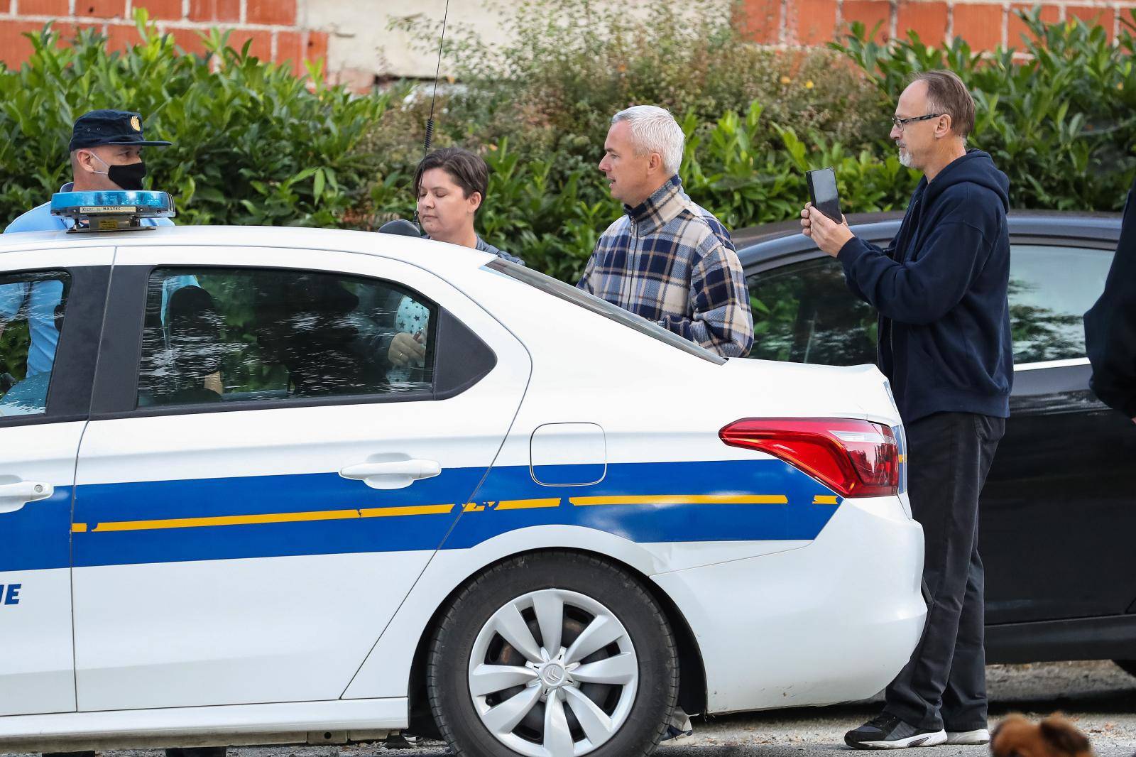 Jedna osoba privedena je ispred škole u Krapinskim Toplicama