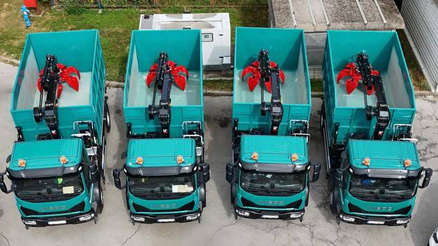 FOTO Splitu stigla pomoć iz Zagreba nakon velike oluje