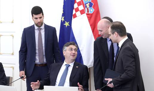 Stižu Cro kartice i podmiruju se dugovi dobavljačima lijekova