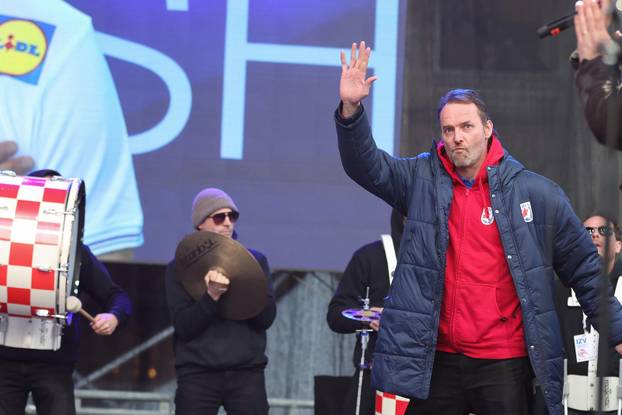 Zagreb: Hrvatska rukometna reprezentacija stigla na svečani doček na Trgu bana Josipa Jelačića