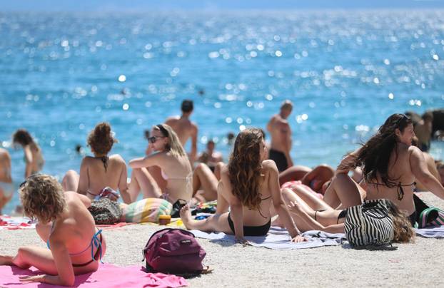 Splićani i turisti osvježenje potražili na Žnjanu