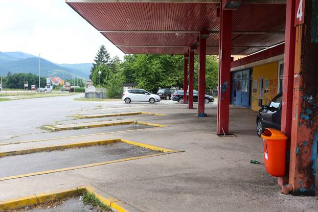 Autobusni kolodvor u Gračacu