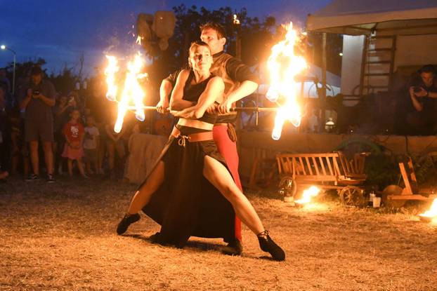 Koprivnica: Vatroshow na Renesansnom festivalu