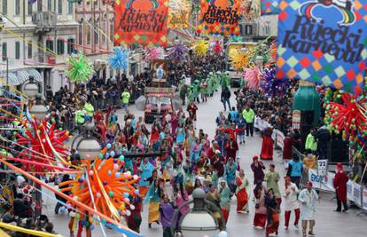 Došlo 8000 šarenih maškara:  Spektakl Riječkog karnevala