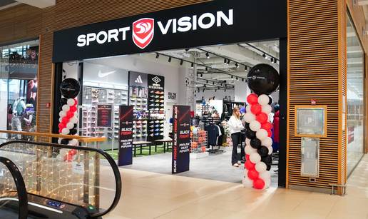 Avenue Mall u šoku! Novi prizor na LED ekranu zaustavio prolaznike!