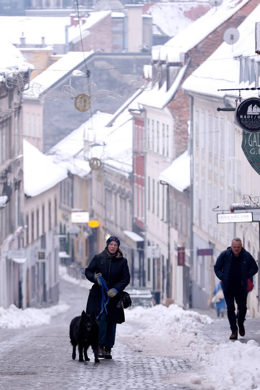 Zagreb: Hladno i oblačno jutro, očekuje se promjena vremena i ledena kiša