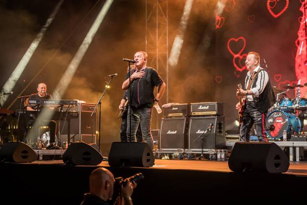 Split: Koncert Prljavog Kazališta na Splitskoj Rivi povodom Dana Domovinske Zahvalnosti