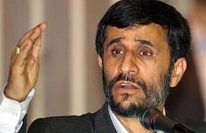 Ahmadinedžad drugi put prisegnuo za predsjednika 
