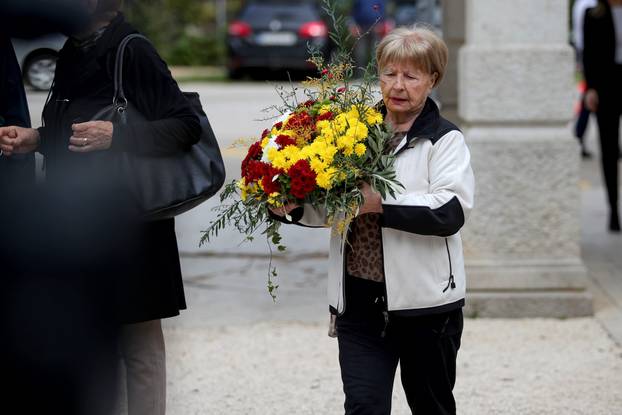 Zadar: Građani uređuju grobove uoči blagdana Svih svetih i Dušnog dana