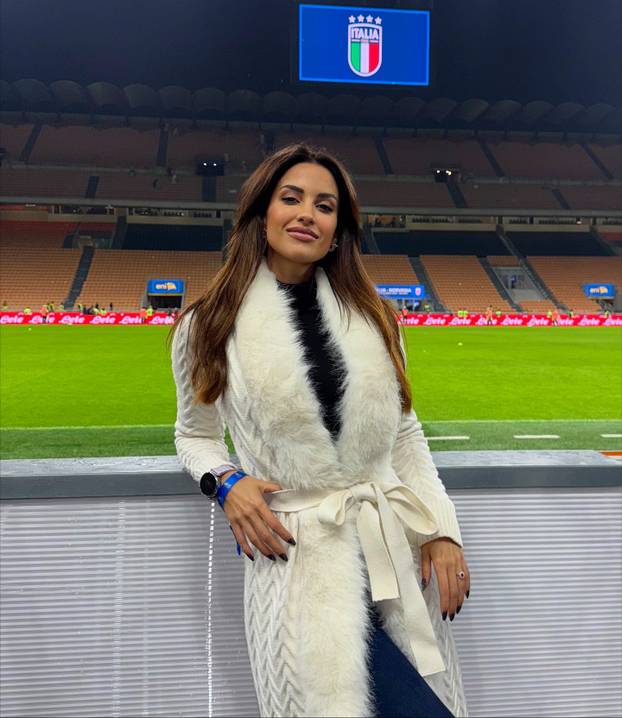 FOTO Modrićev suigrač ljubi 10 godina stariju bujnu voditeljicu